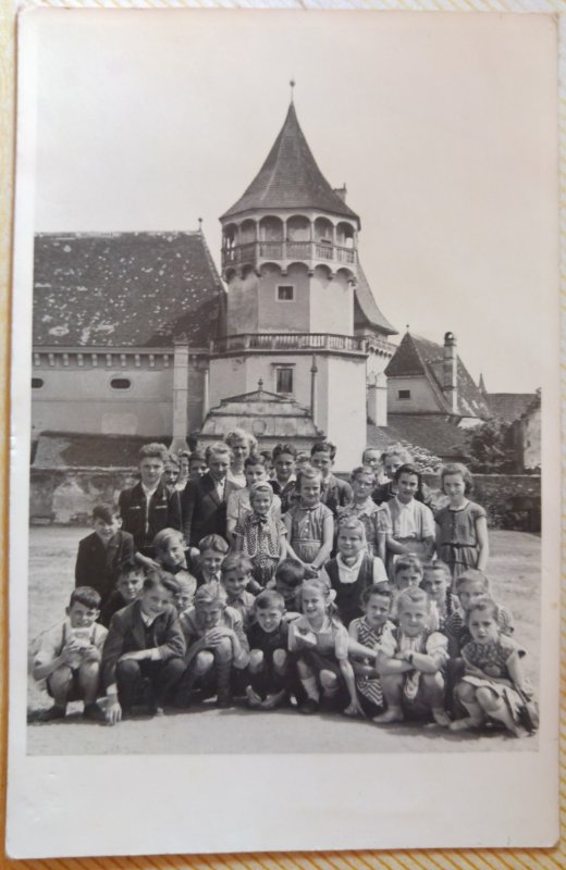 1958 Klassenfoto Rosenburg.jpg - HB = 0,5,-6 FN=3 lidx=347.00   FM3   FC001011001:zzzzzz0 615b 078043874441663838014c0 bac 84 8c108a10c8 6e10b51103 50 ff3103c 7a dcb e4e 83106d1086 831022 feb